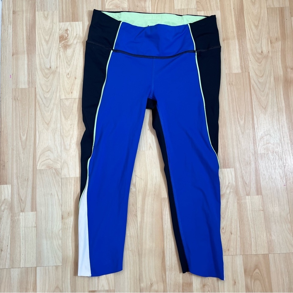 ATHLETA Tanzanite Blue VELOCITY COLORBLOCK CAPRI Stash Pocket Leggings SP‎